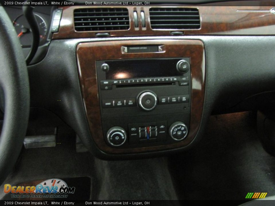 2009 Chevrolet Impala LT White / Ebony Photo #20
