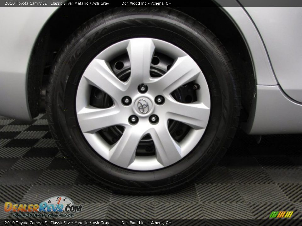 2010 Toyota Camry LE Classic Silver Metallic / Ash Gray Photo #25