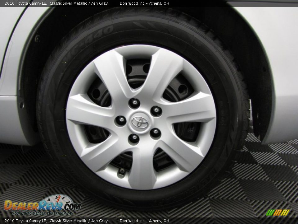2010 Toyota Camry LE Classic Silver Metallic / Ash Gray Photo #26