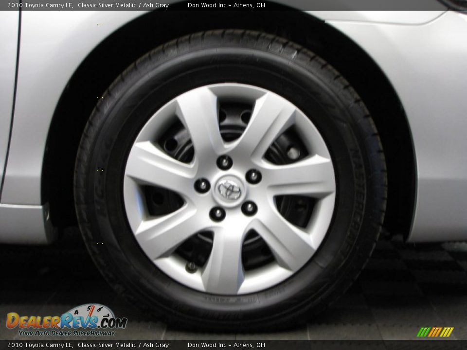 2010 Toyota Camry LE Classic Silver Metallic / Ash Gray Photo #28