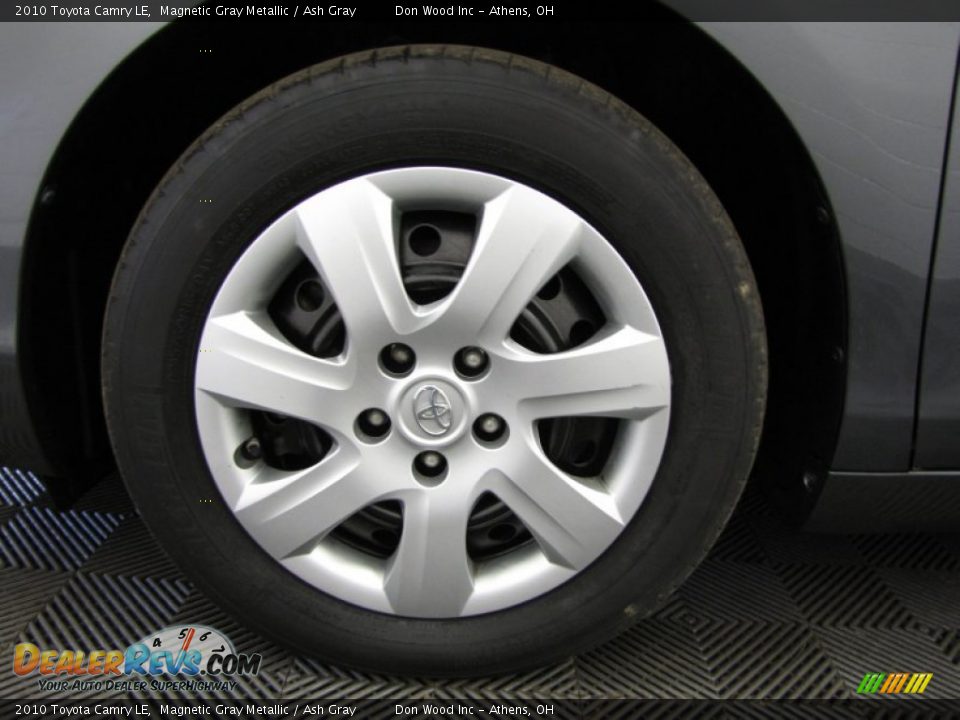 2010 Toyota Camry LE Magnetic Gray Metallic / Ash Gray Photo #24