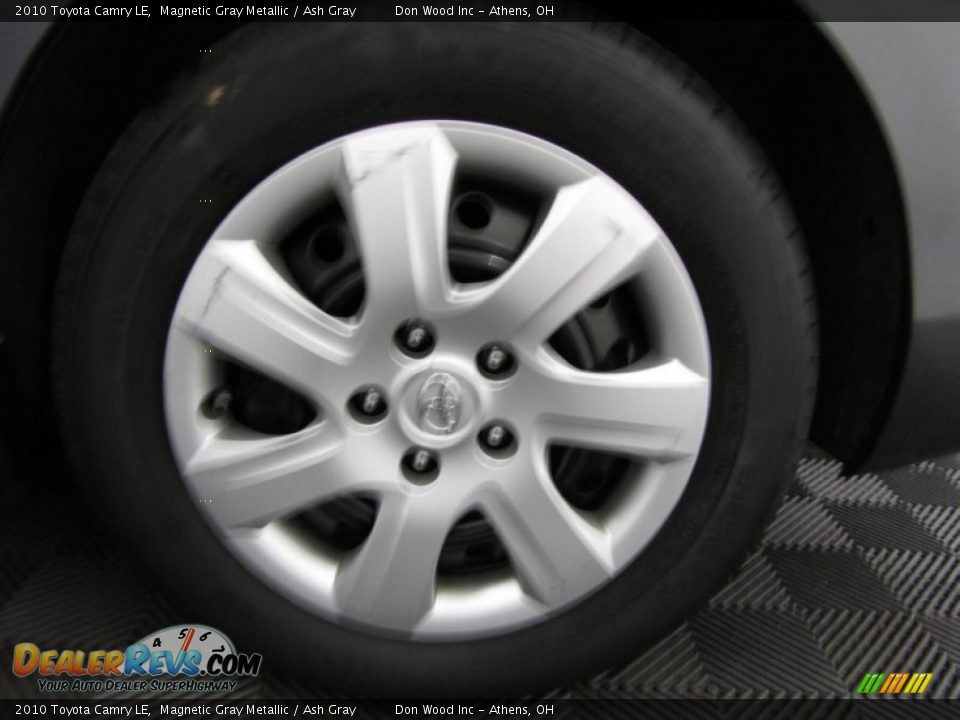 2010 Toyota Camry LE Magnetic Gray Metallic / Ash Gray Photo #25