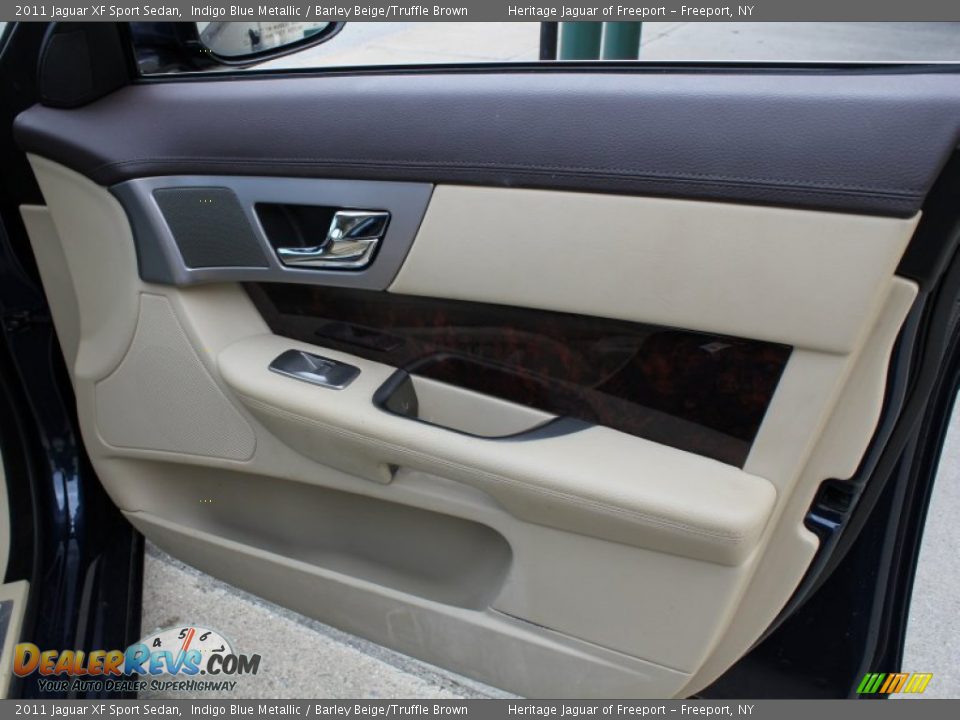 Door Panel of 2011 Jaguar XF Sport Sedan Photo #9