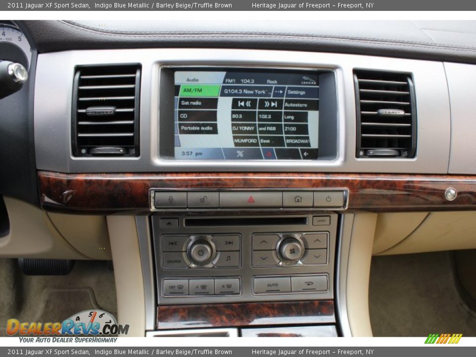 Controls of 2011 Jaguar XF Sport Sedan Photo #20