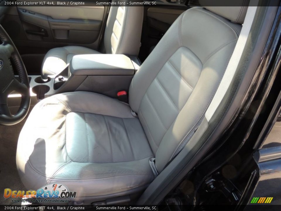 2004 Ford Explorer XLT 4x4 Black / Graphite Photo #6