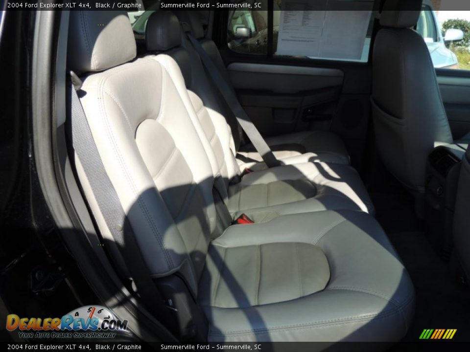 2004 Ford Explorer XLT 4x4 Black / Graphite Photo #13