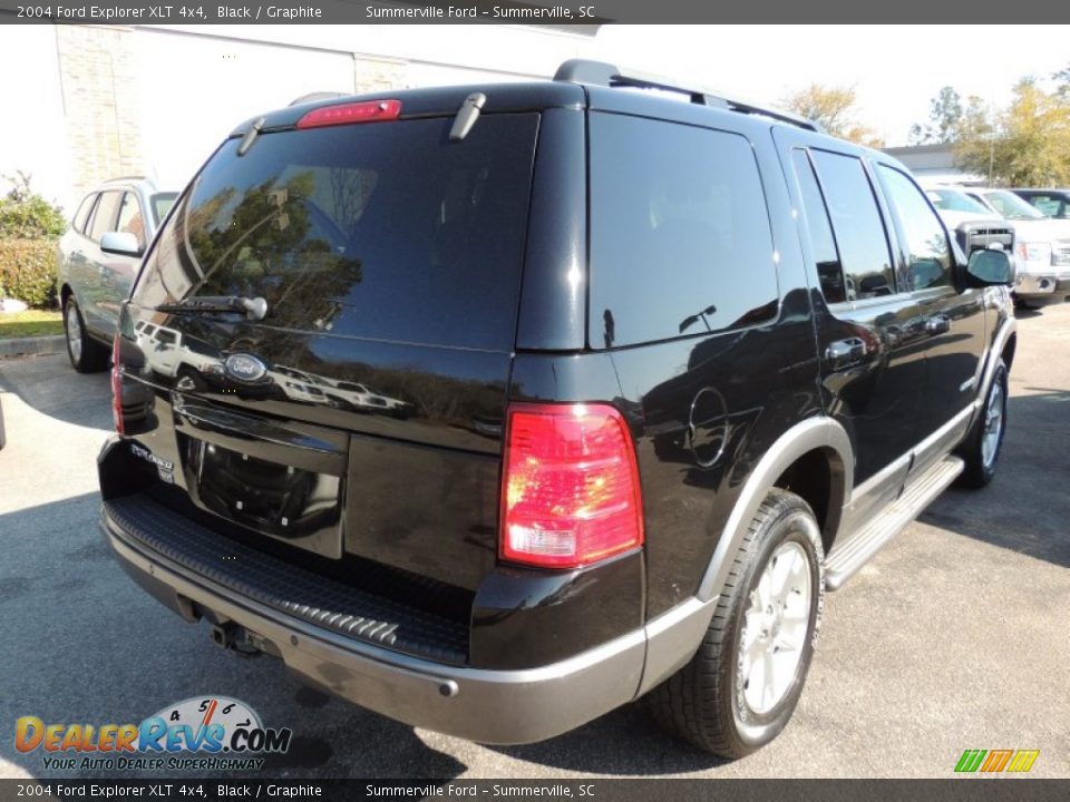 2004 Ford Explorer XLT 4x4 Black / Graphite Photo #16