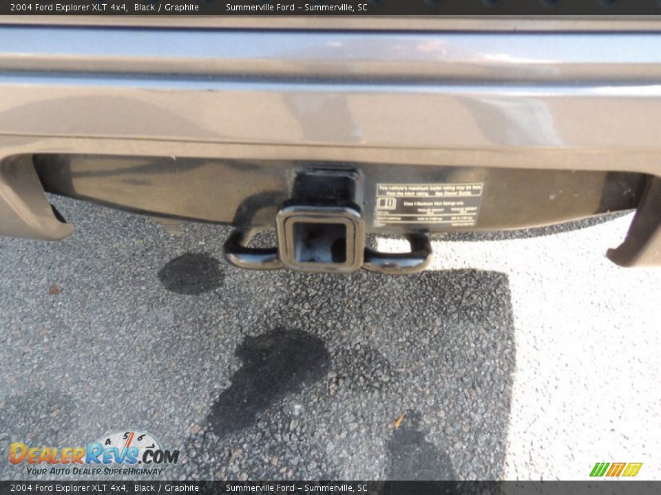 2004 Ford Explorer XLT 4x4 Black / Graphite Photo #17