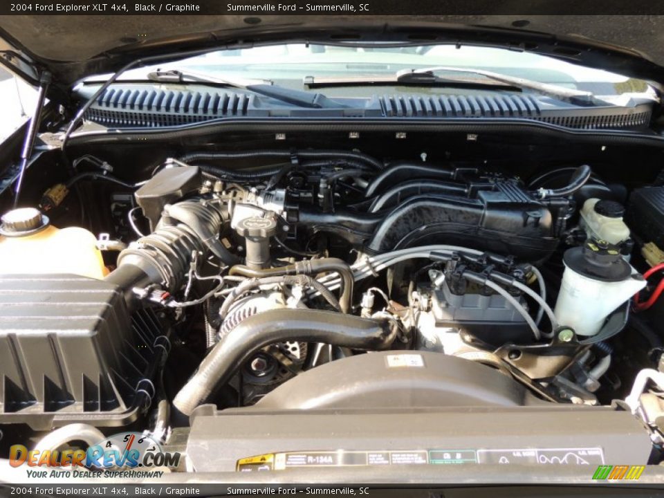 2004 Ford Explorer XLT 4x4 Black / Graphite Photo #22