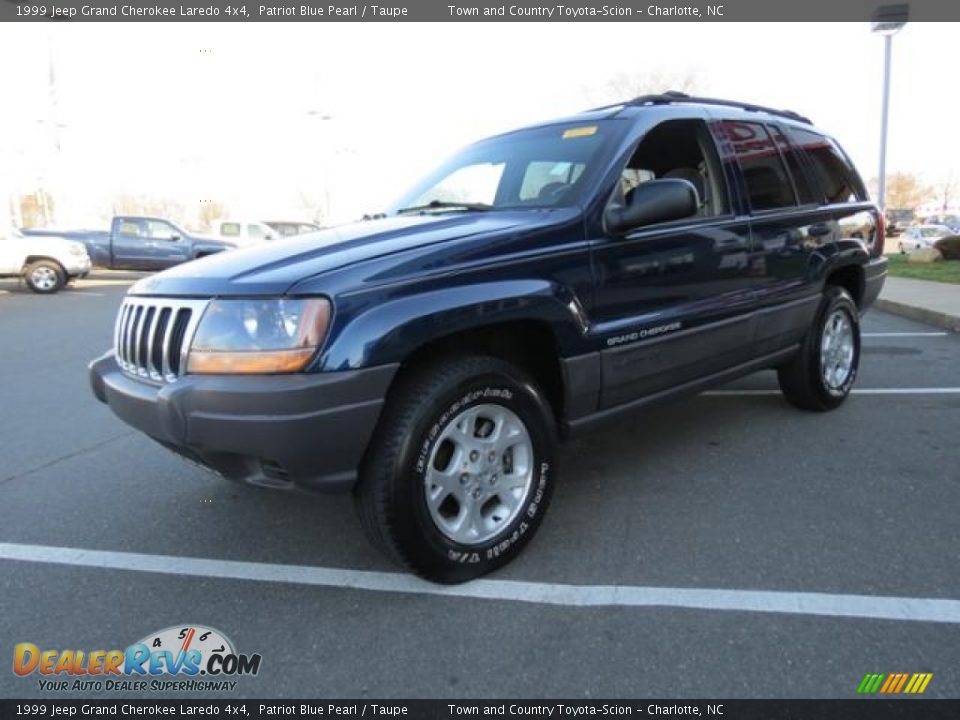 1999 Jeep Grand Cherokee Laredo 4x4 Patriot Blue Pearl / Taupe Photo #3