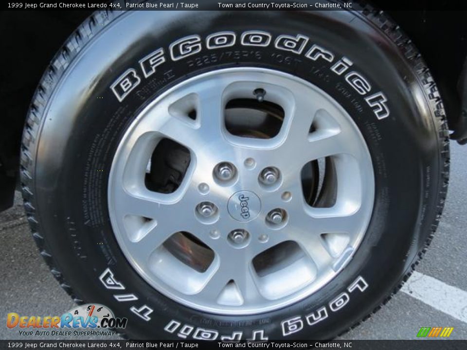 1999 Jeep Grand Cherokee Laredo 4x4 Patriot Blue Pearl / Taupe Photo #4