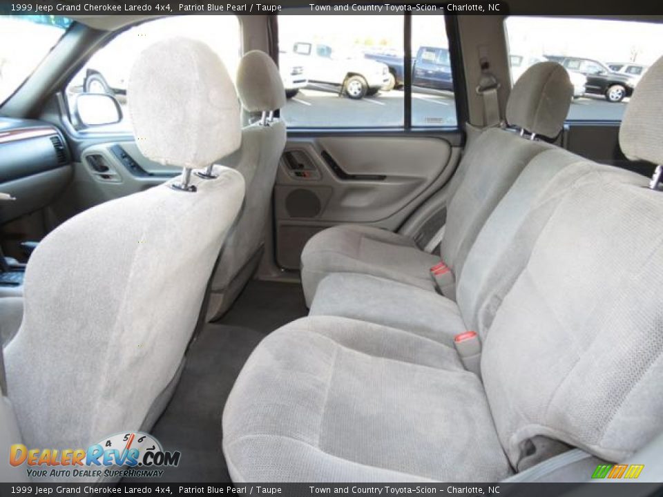 1999 Jeep Grand Cherokee Laredo 4x4 Patriot Blue Pearl / Taupe Photo #6