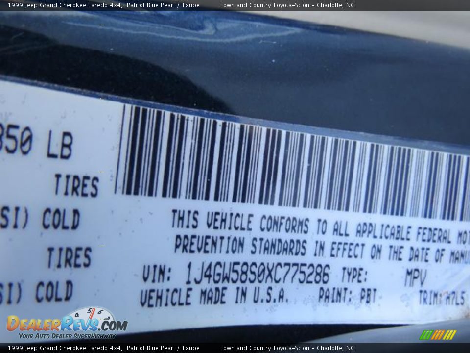 1999 Jeep Grand Cherokee Laredo 4x4 Patriot Blue Pearl / Taupe Photo #10