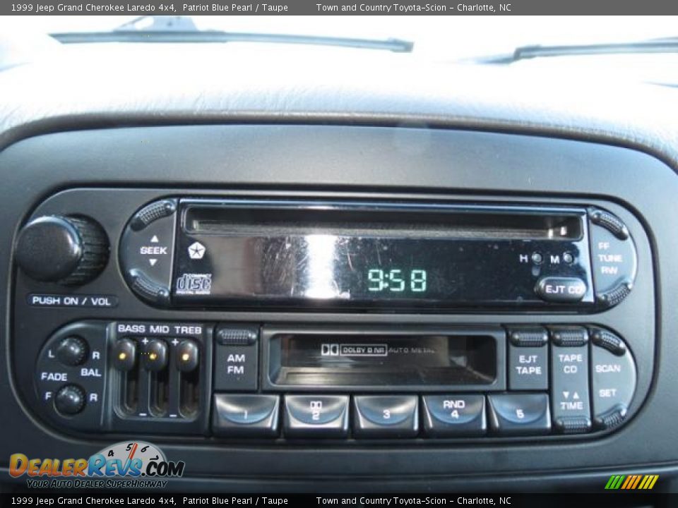 1999 Jeep Grand Cherokee Laredo 4x4 Patriot Blue Pearl / Taupe Photo #14