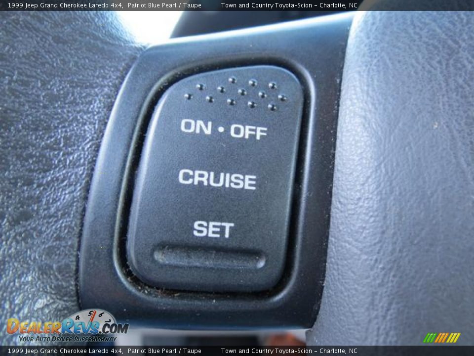 1999 Jeep Grand Cherokee Laredo 4x4 Patriot Blue Pearl / Taupe Photo #17