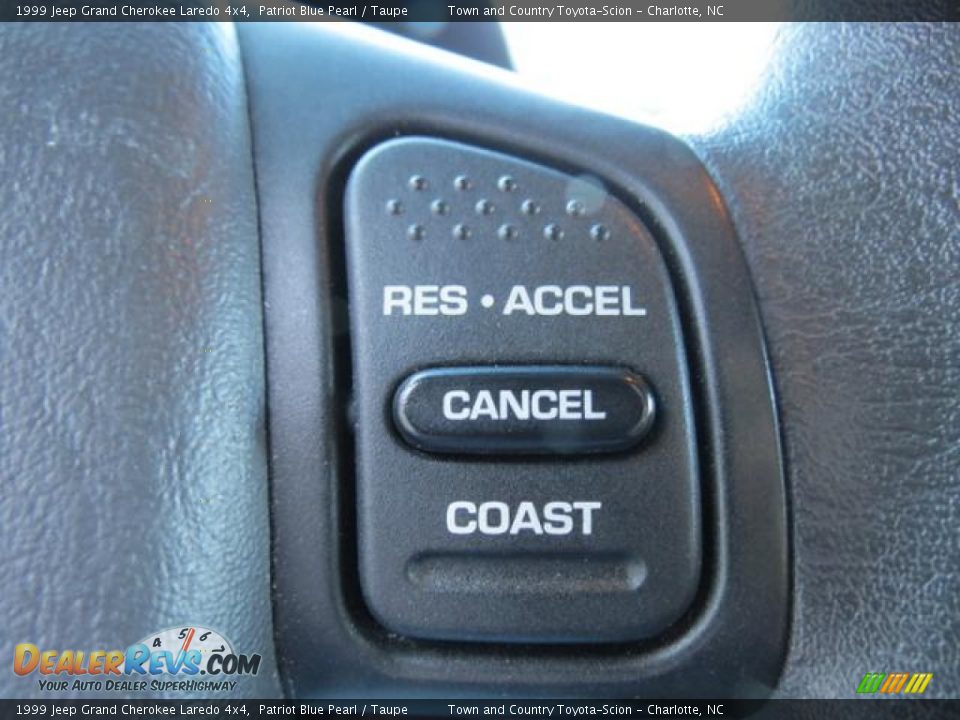 1999 Jeep Grand Cherokee Laredo 4x4 Patriot Blue Pearl / Taupe Photo #18