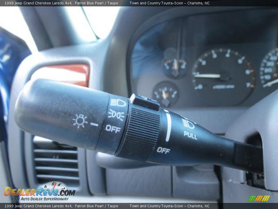 1999 Jeep Grand Cherokee Laredo 4x4 Patriot Blue Pearl / Taupe Photo #19