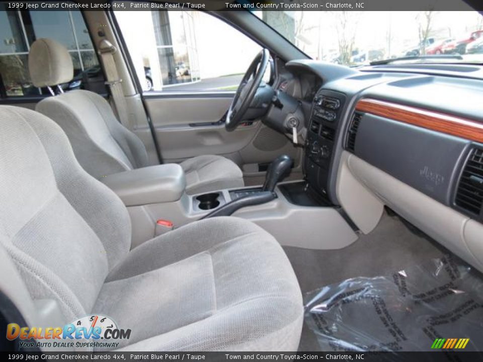 1999 Jeep Grand Cherokee Laredo 4x4 Patriot Blue Pearl / Taupe Photo #21
