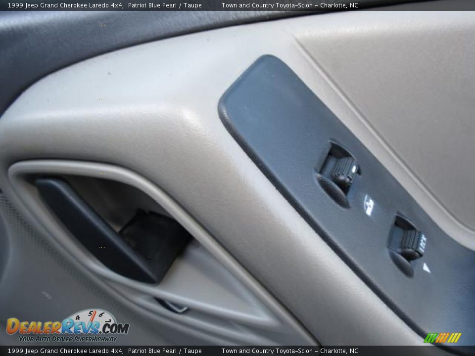 1999 Jeep Grand Cherokee Laredo 4x4 Patriot Blue Pearl / Taupe Photo #23
