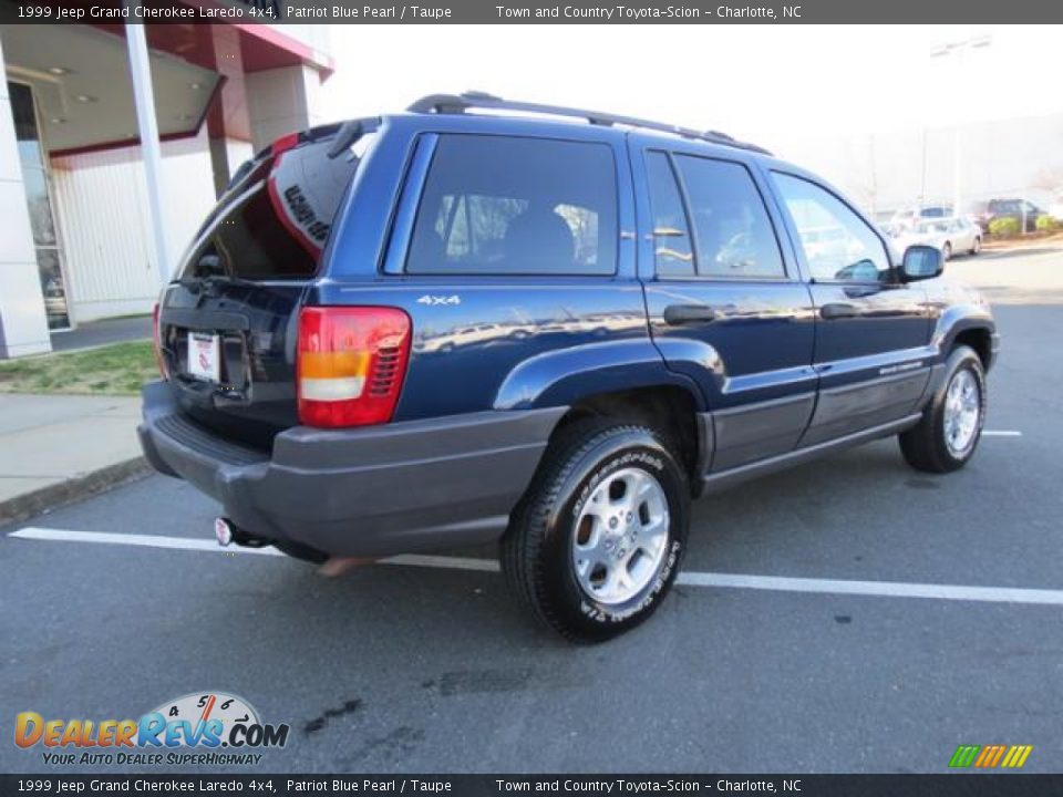 1999 Jeep Grand Cherokee Laredo 4x4 Patriot Blue Pearl / Taupe Photo #28