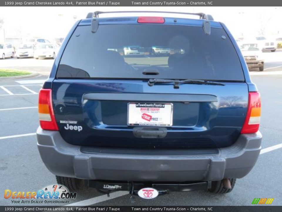1999 Jeep Grand Cherokee Laredo 4x4 Patriot Blue Pearl / Taupe Photo #29