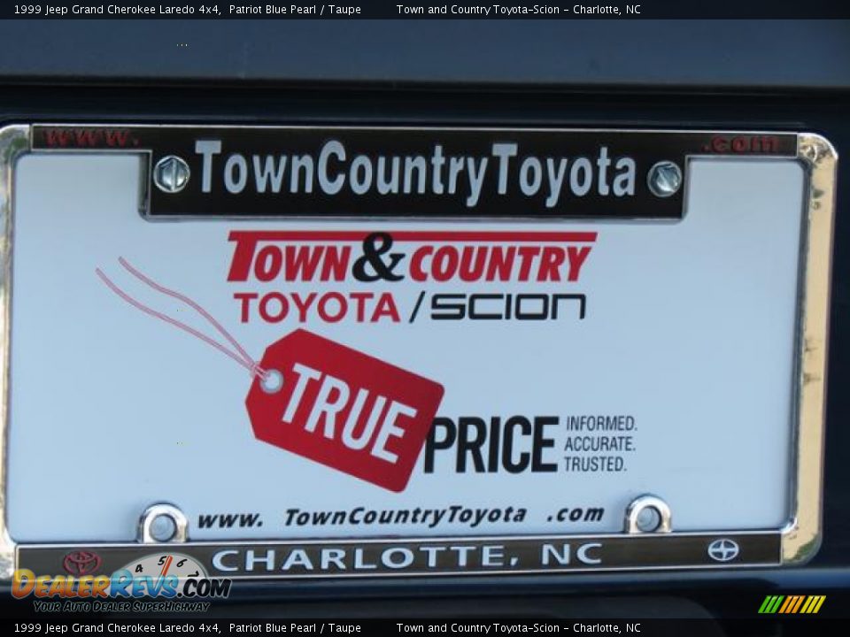 1999 Jeep Grand Cherokee Laredo 4x4 Patriot Blue Pearl / Taupe Photo #32