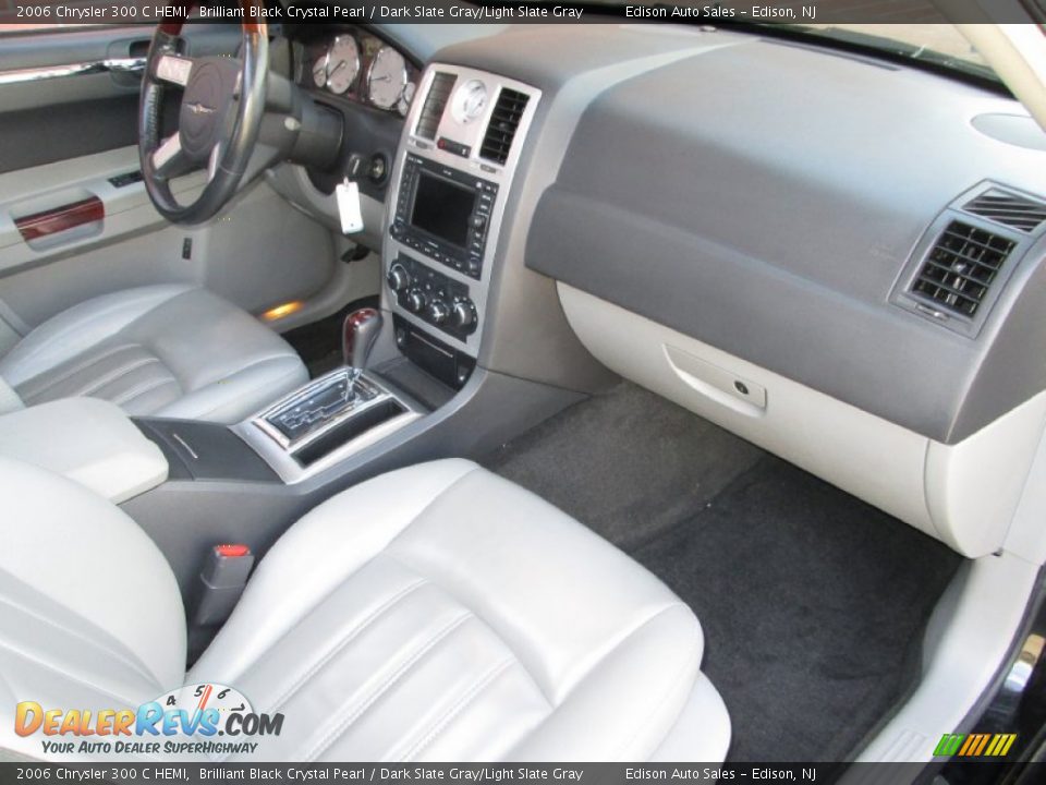 2006 Chrysler 300 C HEMI Brilliant Black Crystal Pearl / Dark Slate Gray/Light Slate Gray Photo #16