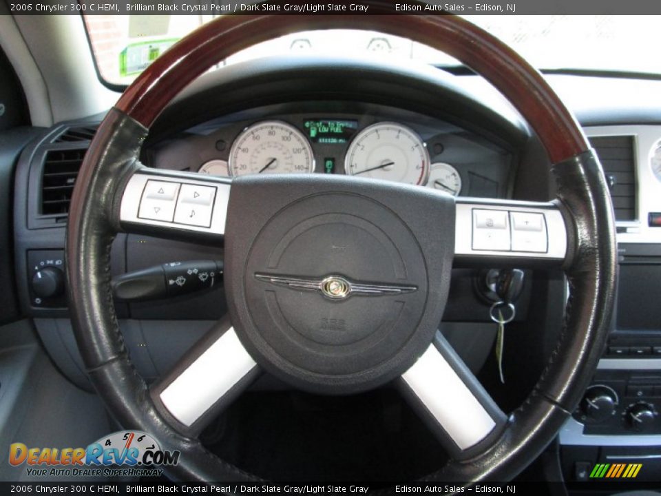 2006 Chrysler 300 C HEMI Brilliant Black Crystal Pearl / Dark Slate Gray/Light Slate Gray Photo #24