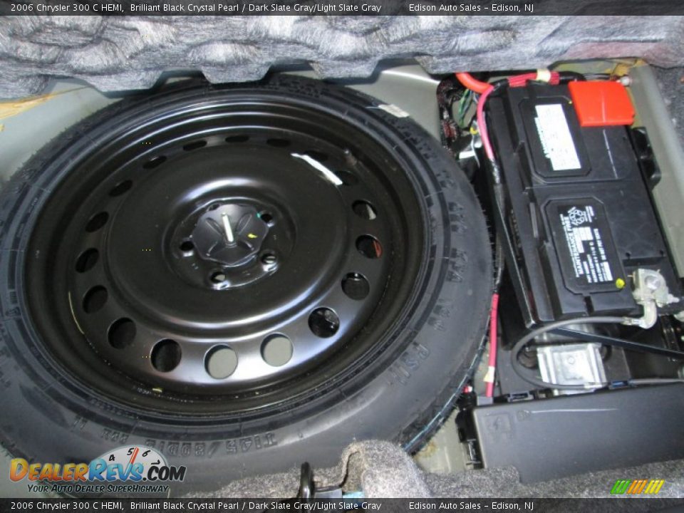 2006 Chrysler 300 C HEMI Brilliant Black Crystal Pearl / Dark Slate Gray/Light Slate Gray Photo #28