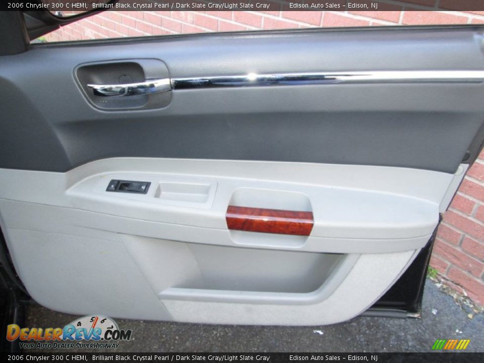 2006 Chrysler 300 C HEMI Brilliant Black Crystal Pearl / Dark Slate Gray/Light Slate Gray Photo #30
