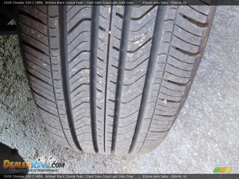2006 Chrysler 300 C HEMI Brilliant Black Crystal Pearl / Dark Slate Gray/Light Slate Gray Photo #35