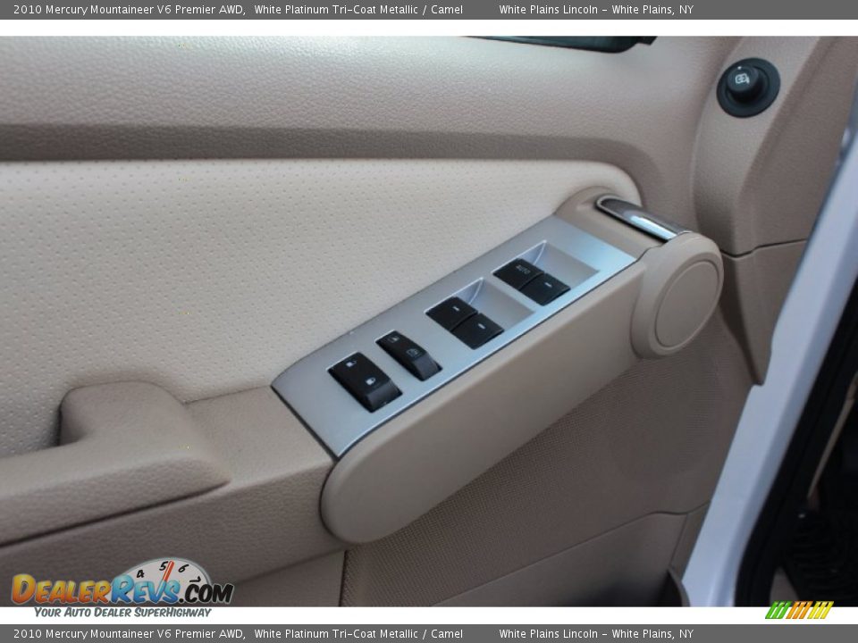 2010 Mercury Mountaineer V6 Premier AWD White Platinum Tri-Coat Metallic / Camel Photo #18