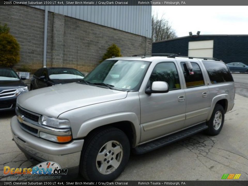 2005 Chevrolet Suburban 1500 LT 4x4 Silver Birch Metallic / Gray/Dark Charcoal Photo #3