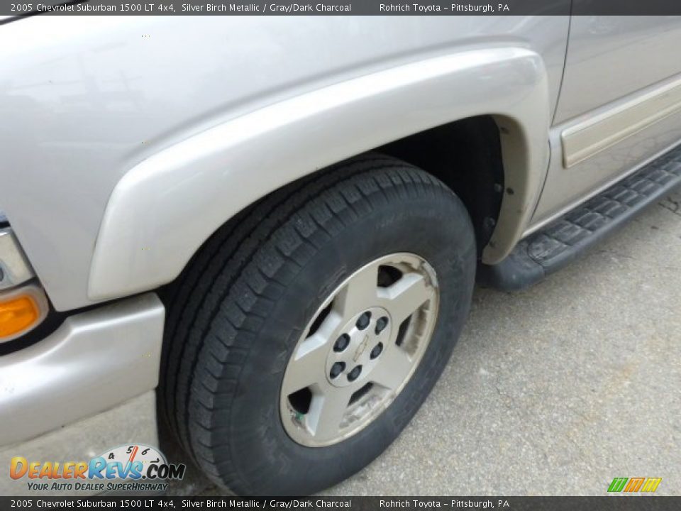 2005 Chevrolet Suburban 1500 LT 4x4 Silver Birch Metallic / Gray/Dark Charcoal Photo #8