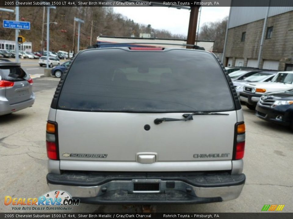2005 Chevrolet Suburban 1500 LT 4x4 Silver Birch Metallic / Gray/Dark Charcoal Photo #11