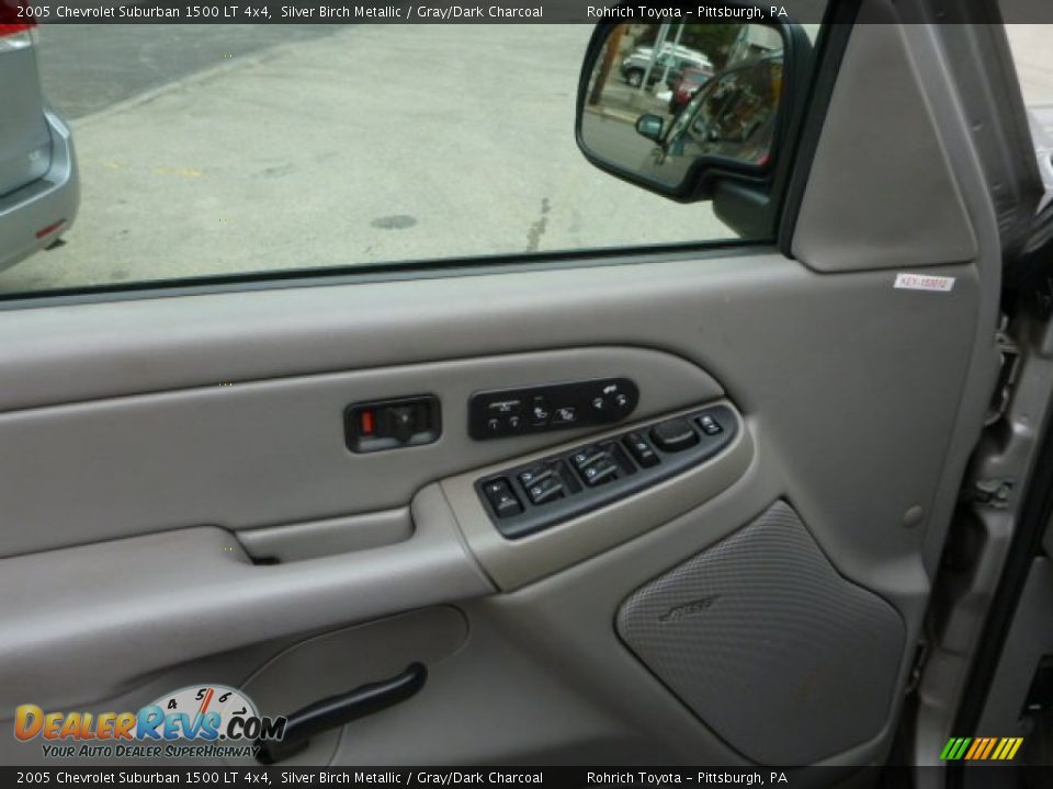 2005 Chevrolet Suburban 1500 LT 4x4 Silver Birch Metallic / Gray/Dark Charcoal Photo #15