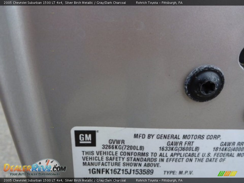 2005 Chevrolet Suburban 1500 LT 4x4 Silver Birch Metallic / Gray/Dark Charcoal Photo #20