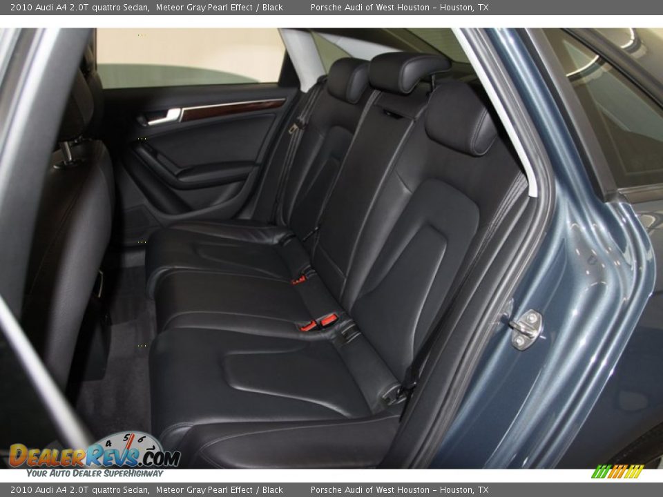 2010 Audi A4 2.0T quattro Sedan Meteor Gray Pearl Effect / Black Photo #18