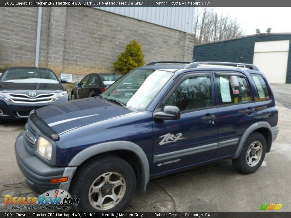 Front 3/4 View of 2001 Chevrolet Tracker ZR2 Hardtop 4WD Photo #3