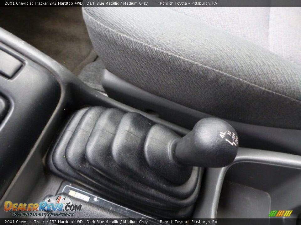 2001 Chevrolet Tracker ZR2 Hardtop 4WD Dark Blue Metallic / Medium Gray Photo #17