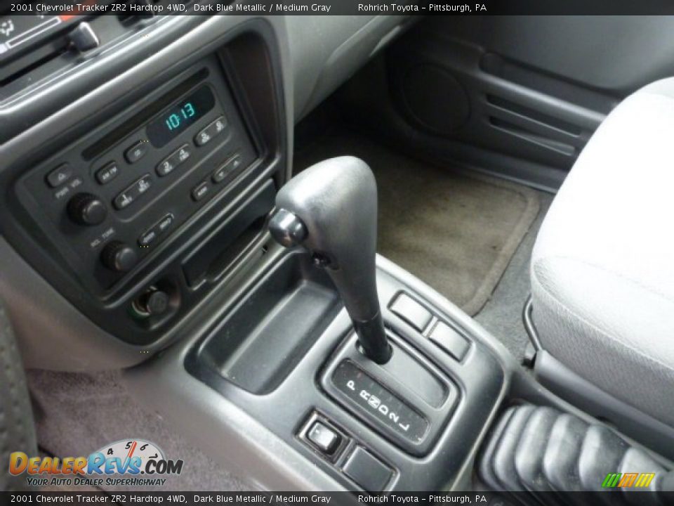 2001 Chevrolet Tracker ZR2 Hardtop 4WD Shifter Photo #18