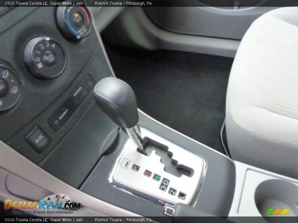 2010 Toyota Corolla LE Super White / Ash Photo #18