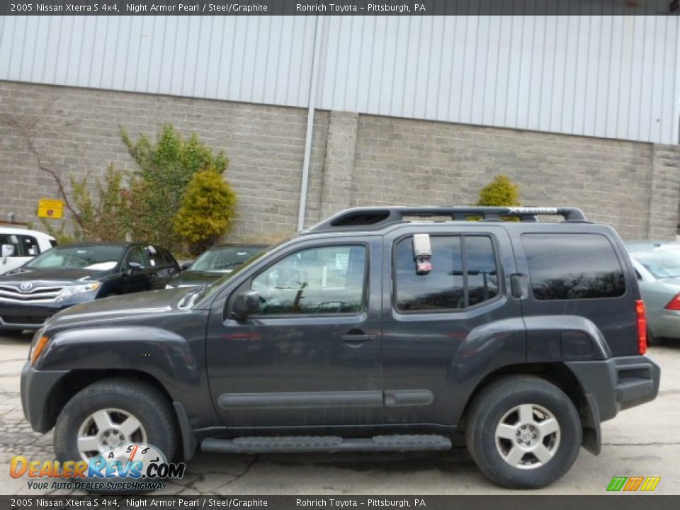 2005 Nissan Xterra S 4x4 Night Armor Pearl / Steel/Graphite Photo #2
