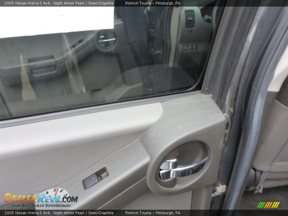 2005 Nissan Xterra S 4x4 Night Armor Pearl / Steel/Graphite Photo #15