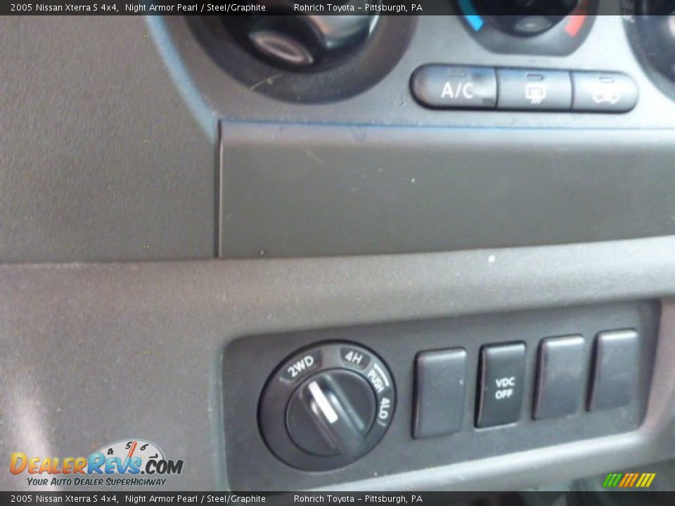 2005 Nissan Xterra S 4x4 Night Armor Pearl / Steel/Graphite Photo #17