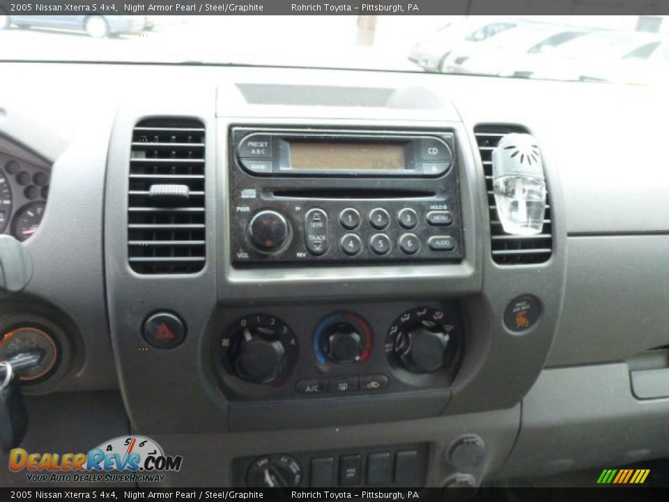 2005 Nissan Xterra S 4x4 Night Armor Pearl / Steel/Graphite Photo #19