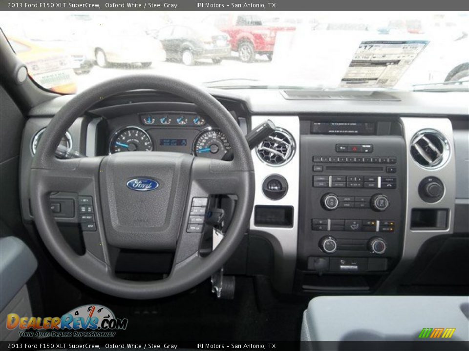 2013 Ford F150 XLT SuperCrew Oxford White / Steel Gray Photo #17