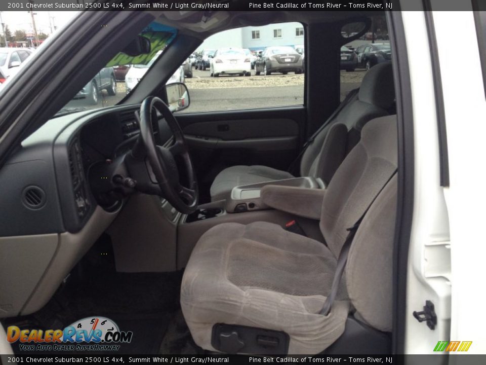 2001 Chevrolet Suburban 2500 LS 4x4 Summit White / Light Gray/Neutral Photo #12