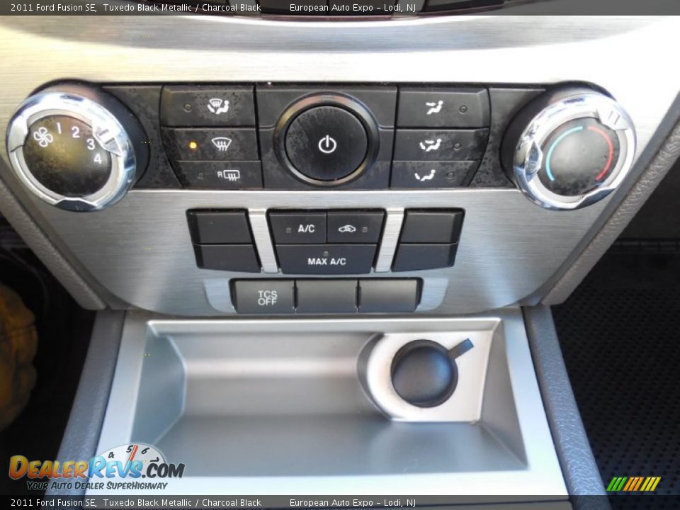 2011 Ford Fusion SE Tuxedo Black Metallic / Charcoal Black Photo #17