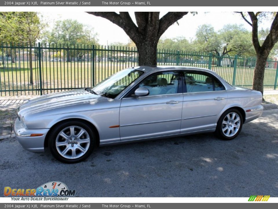 2004 Jaguar XJ XJ8 Platinum Silver Metallic / Sand Photo #2